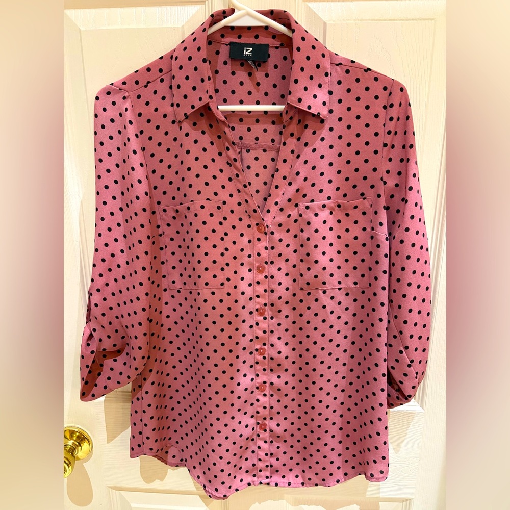 IZ BYER DUSTY PINK AND BLACK POLKA DOT BLOUSE